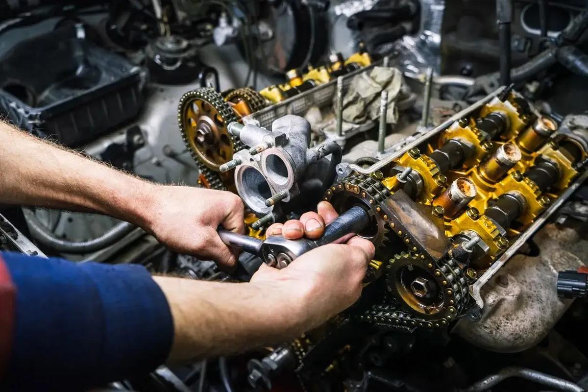 Zahnriemen- und Steuerkettenwechsel in der Autowerkstatt Oberhasli